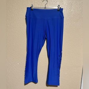 Maurice’s‎ In Motion Workout Capris Size Medium